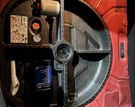 Красный Форд Фокус, объемом двигателя 1 л и пробегом 114 тыс. км за 7400 $, фото 12 на Automoto.ua