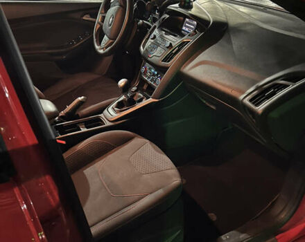 Красный Форд Фокус, объемом двигателя 1 л и пробегом 114 тыс. км за 7400 $, фото 9 на Automoto.ua