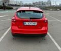 Красный Форд Фокус, объемом двигателя 1.6 л и пробегом 200 тыс. км за 9350 $, фото 5 на Automoto.ua