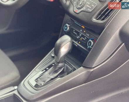 Червоний Форд Фокус, об'ємом двигуна 2 л та пробігом 220 тис. км за 7850 $, фото 16 на Automoto.ua