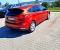 Красный Форд Фокус, объемом двигателя 2 л и пробегом 200 тыс. км за 9000 $, фото 2 на Automoto.ua