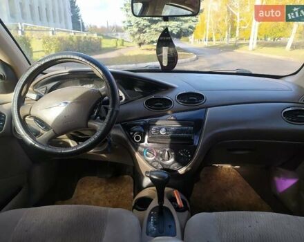 Красный Форд Фокус, объемом двигателя 2 л и пробегом 200 тыс. км за 2700 $, фото 5 на Automoto.ua