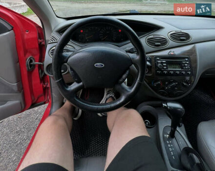 Красный Форд Фокус, объемом двигателя 2 л и пробегом 270 тыс. км за 2500 $, фото 4 на Automoto.ua