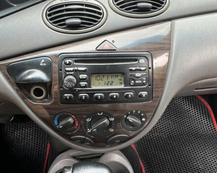 Красный Форд Фокус, объемом двигателя 2 л и пробегом 270 тыс. км за 2500 $, фото 5 на Automoto.ua