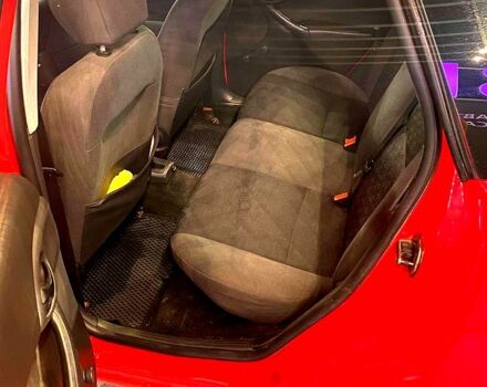 Червоний Форд Фокус, об'ємом двигуна 1.6 л та пробігом 180 тис. км за 5000 $, фото 5 на Automoto.ua