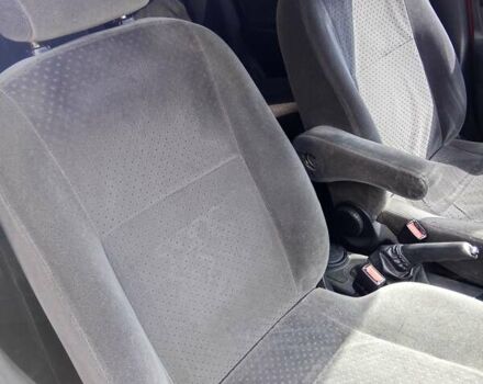 Красный Форд Фокус, объемом двигателя 1.8 л и пробегом 361 тыс. км за 2800 $, фото 8 на Automoto.ua