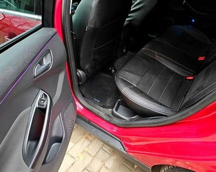 Красный Форд Фокус, объемом двигателя 1.6 л и пробегом 26 тыс. км за 13000 $, фото 8 на Automoto.ua