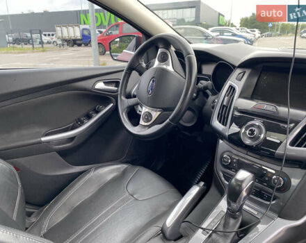 Червоний Форд Фокус, об'ємом двигуна 2 л та пробігом 151 тис. км за 8400 $, фото 13 на Automoto.ua