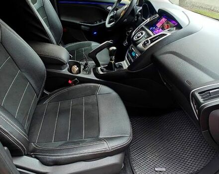 Красный Форд Фокус, объемом двигателя 1.6 л и пробегом 26 тыс. км за 13000 $, фото 7 на Automoto.ua