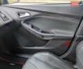 Красный Форд Фокус, объемом двигателя 2 л и пробегом 201 тыс. км за 7650 $, фото 15 на Automoto.ua