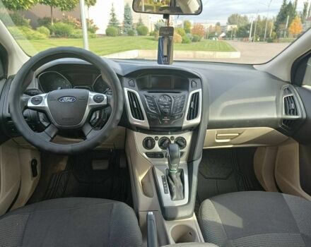 Форд Фокус 2013 в Запорожье на Automoto.ua Красный Форд Фокус, объемом двигателя 2 л и пробегом 194 тыс. км за 6500 $, фото 7 на Automoto.ua