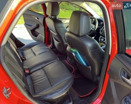 Красный Форд Фокус, объемом двигателя 2 л и пробегом 247 тыс. км за 7000 $, фото 1 на Automoto.ua