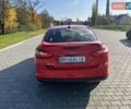 Красный Форд Фокус, объемом двигателя 2 л и пробегом 247 тыс. км за 7000 $, фото 2 на Automoto.ua