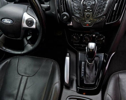 Червоний Форд Фокус, об'ємом двигуна 2 л та пробігом 260 тис. км за 7500 $, фото 6 на Automoto.ua