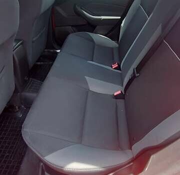 Красный Форд Фокус, объемом двигателя 2 л и пробегом 100 тыс. км за 7700 $, фото 9 на Automoto.ua