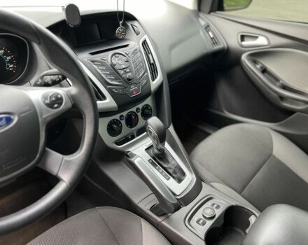 Форд Фокус 2013 у Черкасах на Automoto.ua Червоний Форд Фокус, об'ємом двигуна 2 л та пробігом 195 тис. км за 7200 $, фото 18 на Automoto.ua