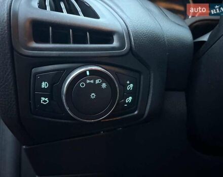 Червоний Форд Фокус, об'ємом двигуна 2 л та пробігом 166 тис. км за 7790 $, фото 18 на Automoto.ua