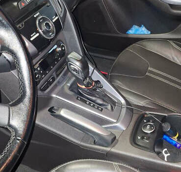 Красный Форд Фокус, объемом двигателя 2 л и пробегом 130 тыс. км за 9300 $, фото 16 на Automoto.ua