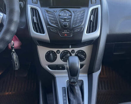 Красный Форд Фокус, объемом двигателя 2 л и пробегом 130 тыс. км за 6800 $, фото 10 на Automoto.ua