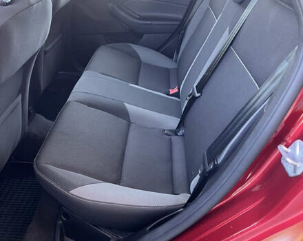 Красный Форд Фокус, объемом двигателя 2 л и пробегом 130 тыс. км за 6800 $, фото 13 на Automoto.ua