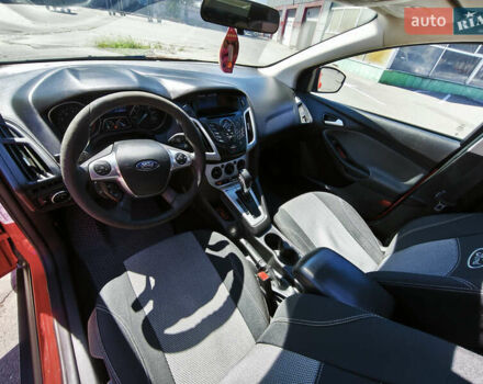 Форд Фокус 2013 у Одесі на Automoto.ua Червоний Форд Фокус, об'ємом двигуна 2 л та пробігом 140 тис. км за 7700 $, фото 20 на Automoto.ua