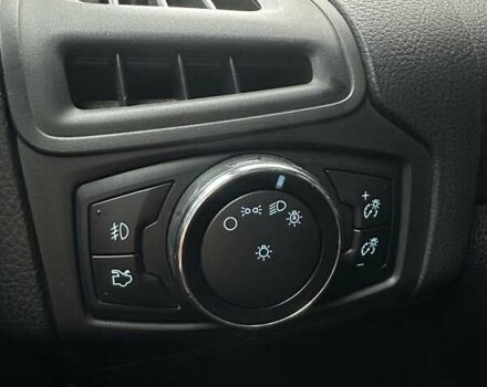 Красный Форд Фокус, объемом двигателя 2 л и пробегом 146 тыс. км за 8200 $, фото 15 на Automoto.ua