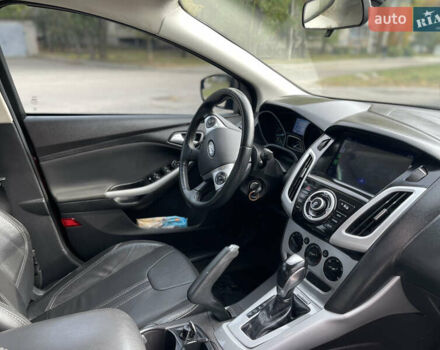 Красный Форд Фокус, объемом двигателя 2 л и пробегом 206 тыс. км за 6500 $, фото 9 на Automoto.ua