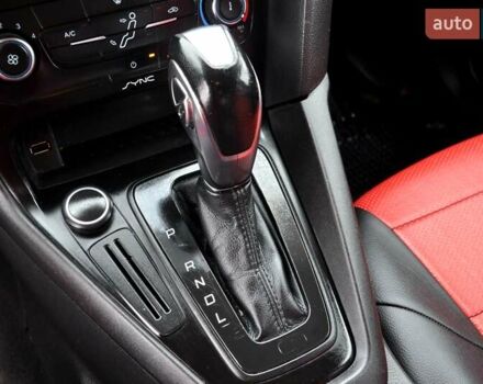 Червоний Форд Фокус, об'ємом двигуна 2 л та пробігом 207 тис. км за 6999 $, фото 31 на Automoto.ua