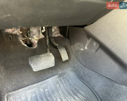 Красный Форд Фокус, объемом двигателя 2 л и пробегом 118 тыс. км за 7000 $, фото 8 на Automoto.ua