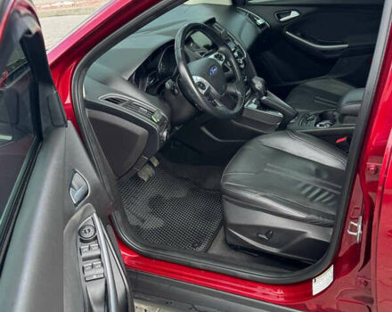 Красный Форд Фокус, объемом двигателя 2 л и пробегом 220 тыс. км за 9800 $, фото 2 на Automoto.ua