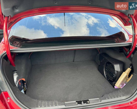 Красный Форд Фокус, объемом двигателя 2 л и пробегом 220 тыс. км за 9800 $, фото 5 на Automoto.ua