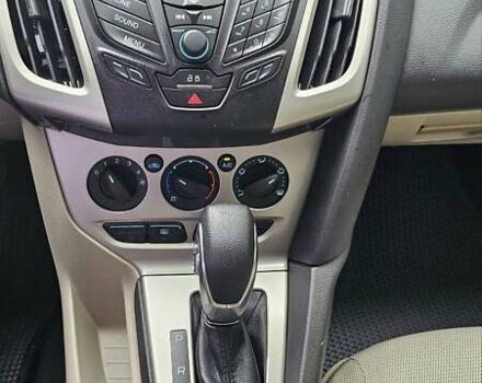 Червоний Форд Фокус, об'ємом двигуна 2 л та пробігом 130 тис. км за 7200 $, фото 12 на Automoto.ua