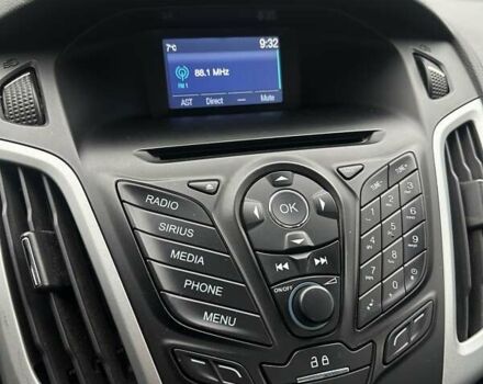 Красный Форд Фокус, объемом двигателя 2 л и пробегом 146 тыс. км за 8200 $, фото 12 на Automoto.ua