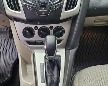 Червоний Форд Фокус, об'ємом двигуна 2 л та пробігом 130 тис. км за 7200 $, фото 11 на Automoto.ua