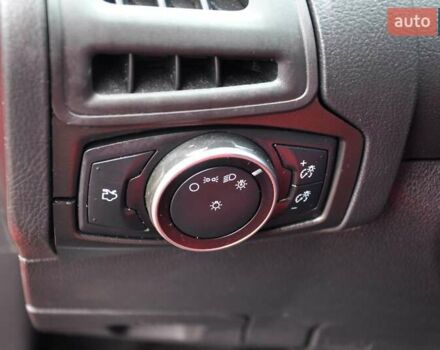 Червоний Форд Фокус, об'ємом двигуна 2 л та пробігом 207 тис. км за 6999 $, фото 30 на Automoto.ua