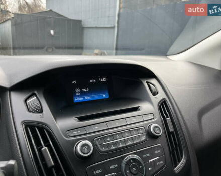 Красный Форд Фокус, объемом двигателя 2 л и пробегом 124 тыс. км за 8300 $, фото 18 на Automoto.ua