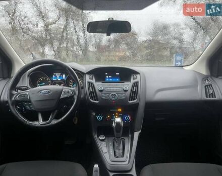 Красный Форд Фокус, объемом двигателя 2 л и пробегом 124 тыс. км за 7999 $, фото 8 на Automoto.ua