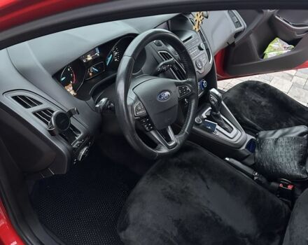 Червоний Форд Фокус, об'ємом двигуна 2 л та пробігом 140 тис. км за 8800 $, фото 4 на Automoto.ua