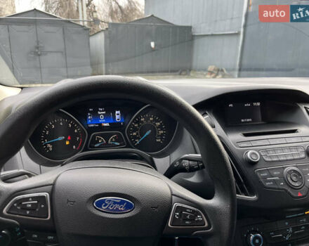 Красный Форд Фокус, объемом двигателя 2 л и пробегом 124 тыс. км за 8300 $, фото 15 на Automoto.ua