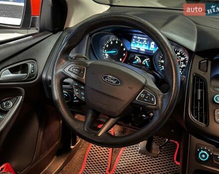 Червоний Форд Фокус, об'ємом двигуна 2 л та пробігом 162 тис. км за 9490 $, фото 17 на Automoto.ua