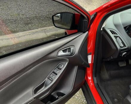 Красный Форд Фокус, объемом двигателя 2 л и пробегом 124 тыс. км за 8300 $, фото 5 на Automoto.ua