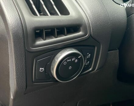 Красный Форд Фокус, объемом двигателя 2 л и пробегом 248 тыс. км за 6490 $, фото 17 на Automoto.ua