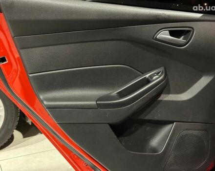 Червоний Форд Фокус, об'ємом двигуна 2 л та пробігом 162 тис. км за 9490 $, фото 11 на Automoto.ua