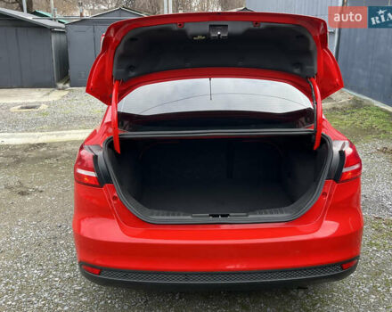 Красный Форд Фокус, объемом двигателя 2 л и пробегом 124 тыс. км за 8300 $, фото 8 на Automoto.ua