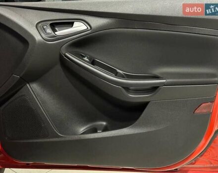 Червоний Форд Фокус, об'ємом двигуна 2 л та пробігом 162 тис. км за 9490 $, фото 18 на Automoto.ua