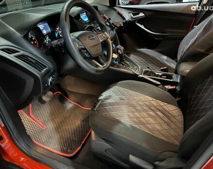 Червоний Форд Фокус, об'ємом двигуна 2 л та пробігом 162 тис. км за 9490 $, фото 7 на Automoto.ua