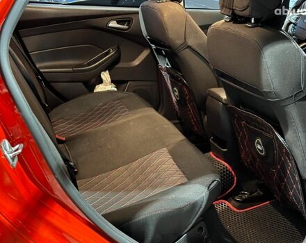 Червоний Форд Фокус, об'ємом двигуна 2 л та пробігом 162 тис. км за 9490 $, фото 12 на Automoto.ua