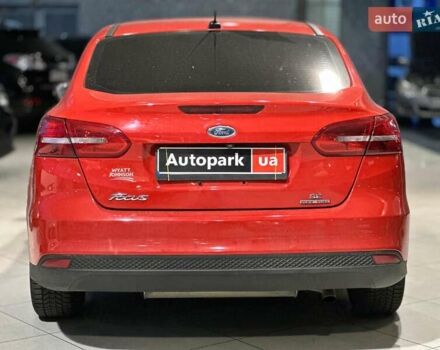 Червоний Форд Фокус, об'ємом двигуна 2 л та пробігом 162 тис. км за 9490 $, фото 5 на Automoto.ua