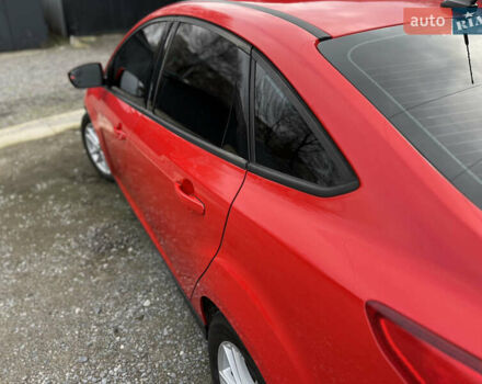 Красный Форд Фокус, объемом двигателя 2 л и пробегом 124 тыс. км за 8300 $, фото 3 на Automoto.ua