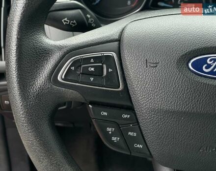 Форд Фокус 2015 у Києві на Automoto.ua Червоний Форд Фокус, об'ємом двигуна 2 л та пробігом 121 тис. км за 7490 $, фото 18 на Automoto.ua
